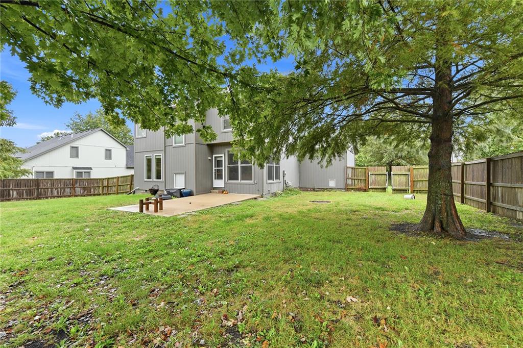1404 Cedar Ridge Circle Property Photo 4