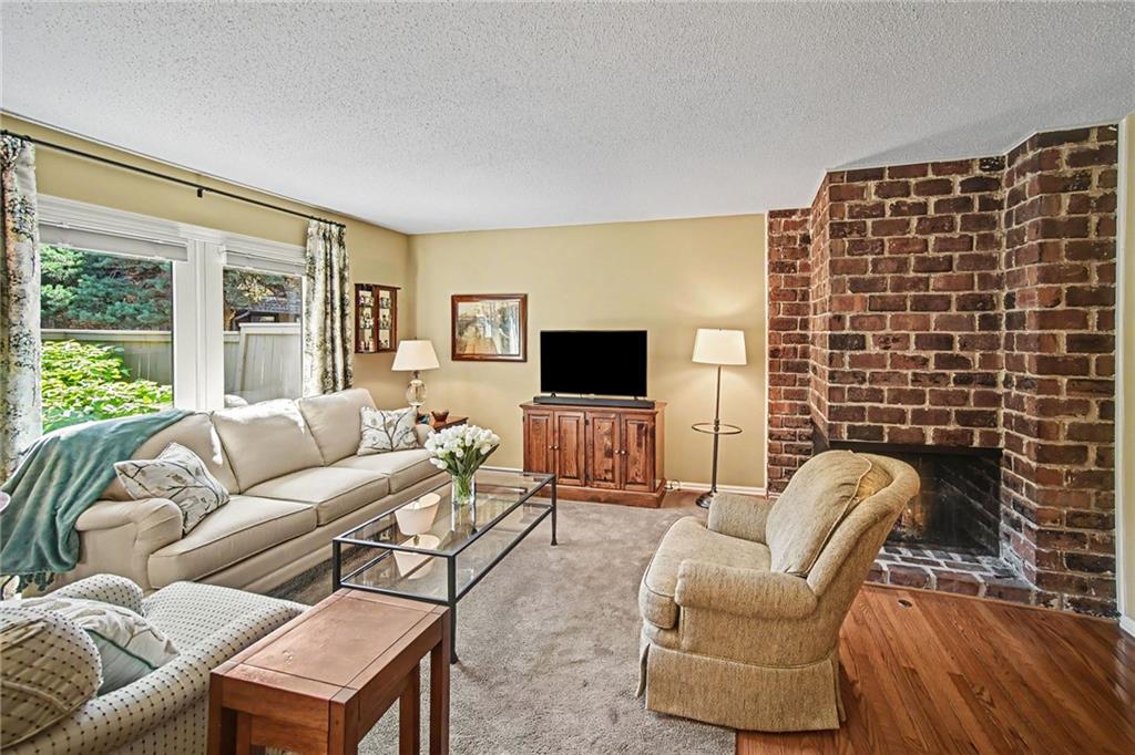 10237 Foster Street Property Photo 1