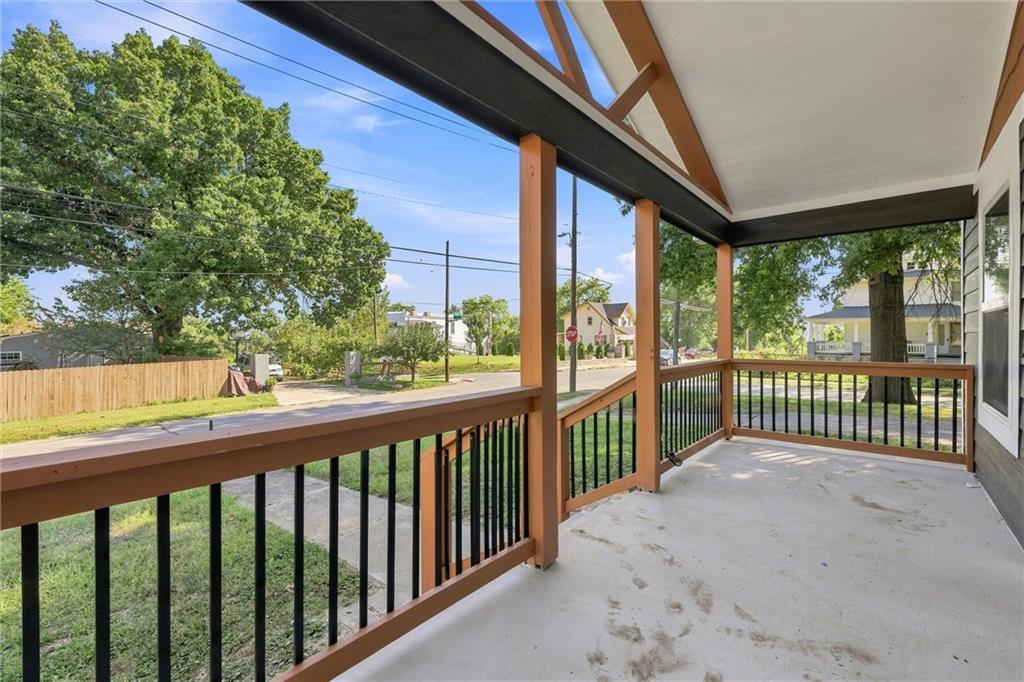 6717 E 18th Street Property Photo 5