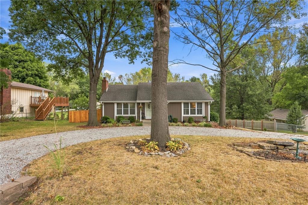 712 Shishir Road Property Photo 1