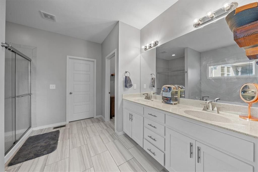 11319 Webster Avenue Property Photo 14
