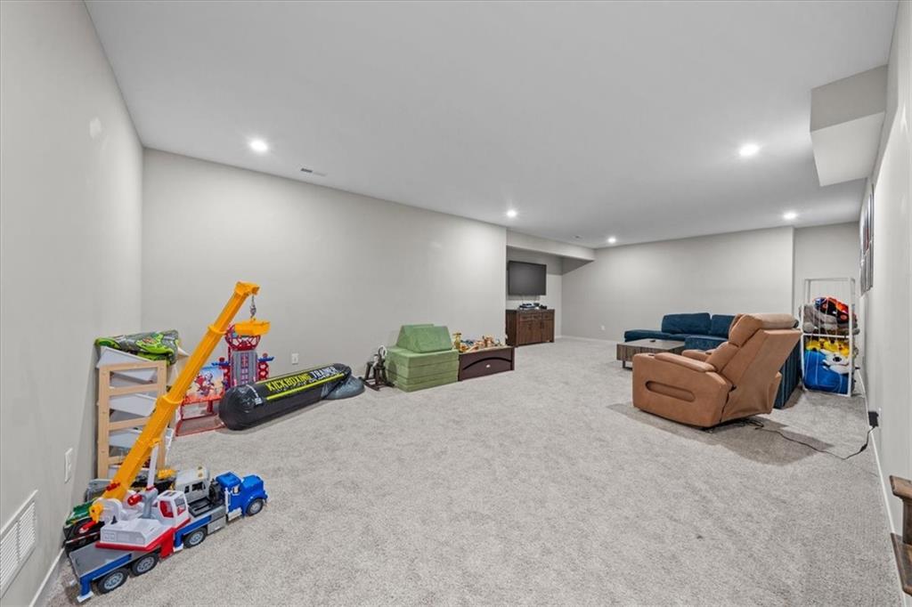 11319 Webster Avenue Property Photo 19