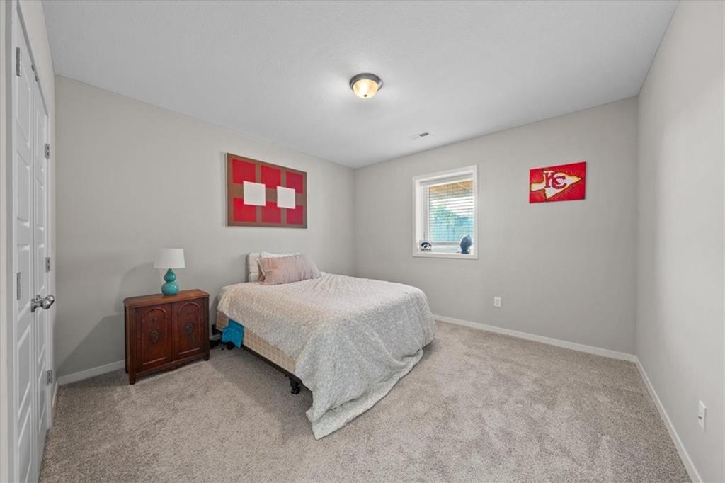 11319 Webster Avenue Property Photo 21