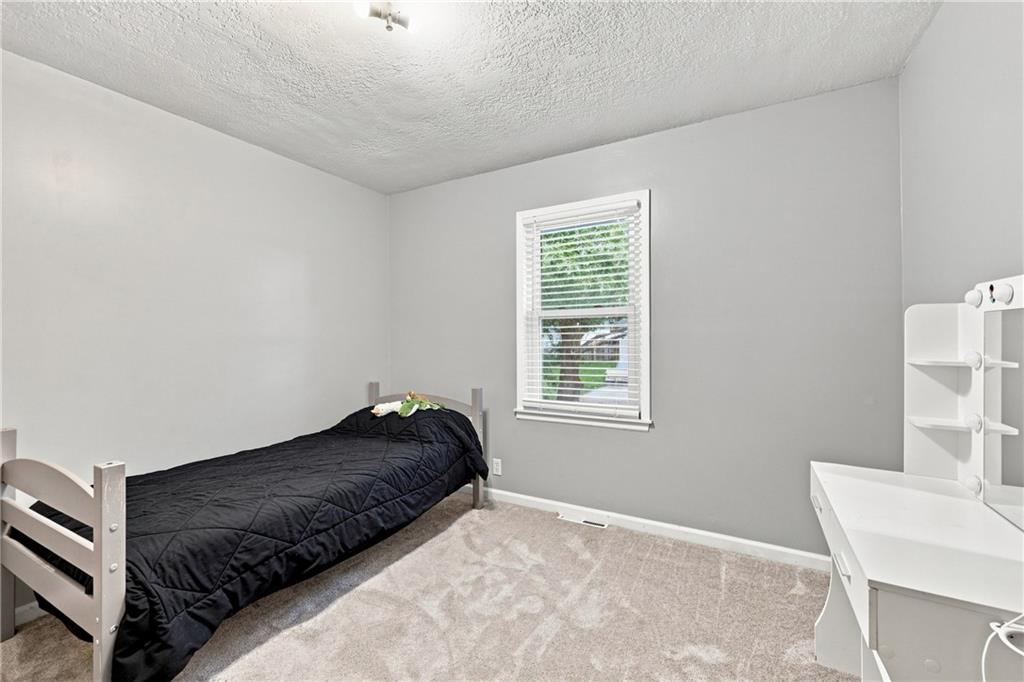 2206 S Park Avenue Property Photo 9