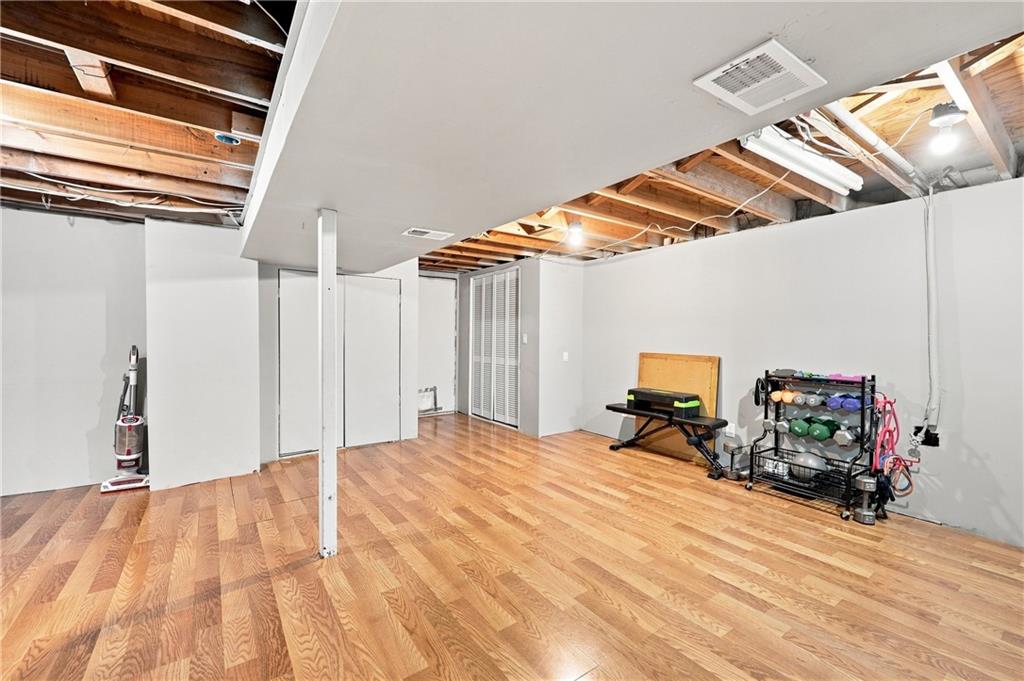 2206 S Park Avenue Property Photo 17