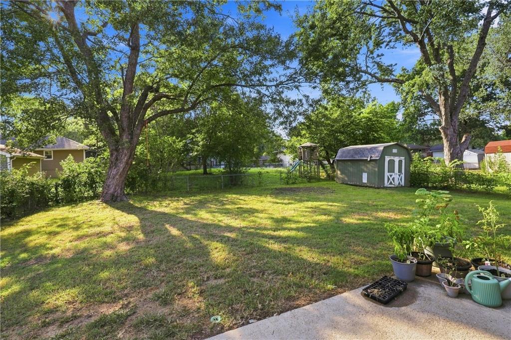 2206 S Park Avenue Property Photo 20