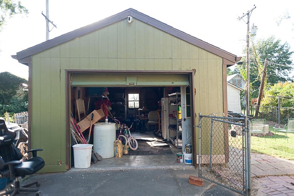620 S Hardy Avenue Property Photo 17