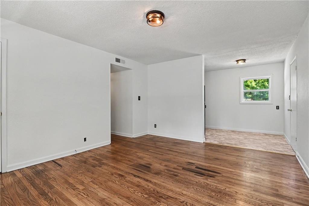 6320 W 82nd Street Property Photo 4