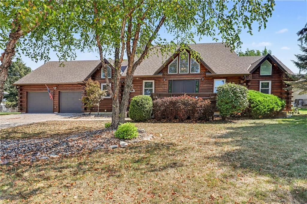 611 N Winnebago Drive Property Photo 1