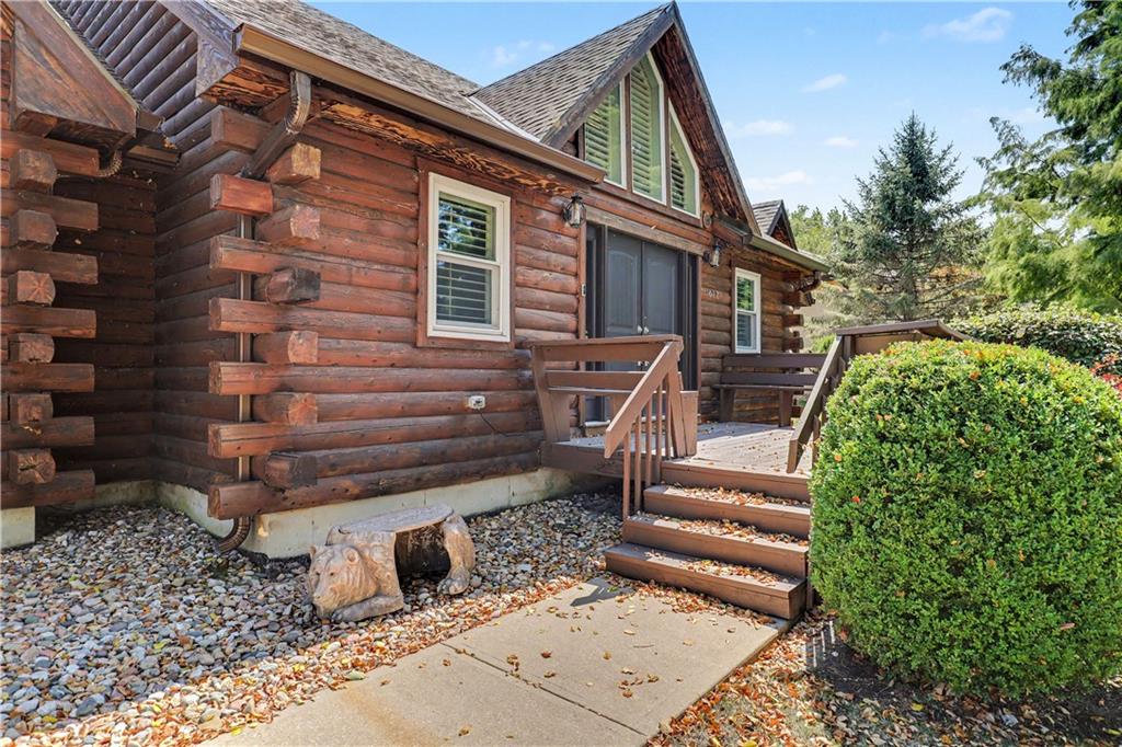 611 N Winnebago Drive Property Photo 4