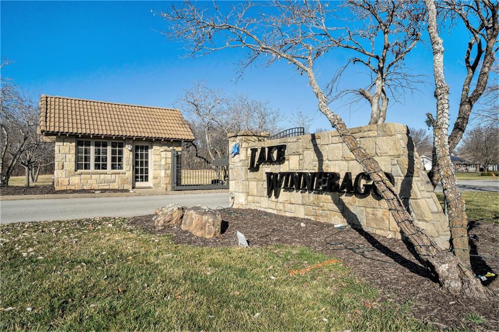 611 N Winnebago Drive Property Photo 15