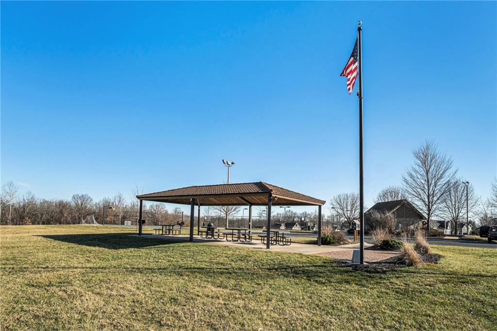 611 N Winnebago Drive Property Photo 17