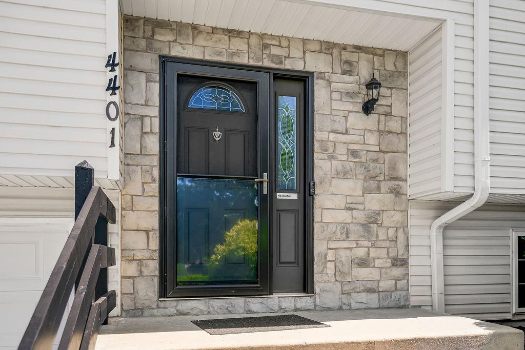 4401 Broadway Terrace Property Photo 2