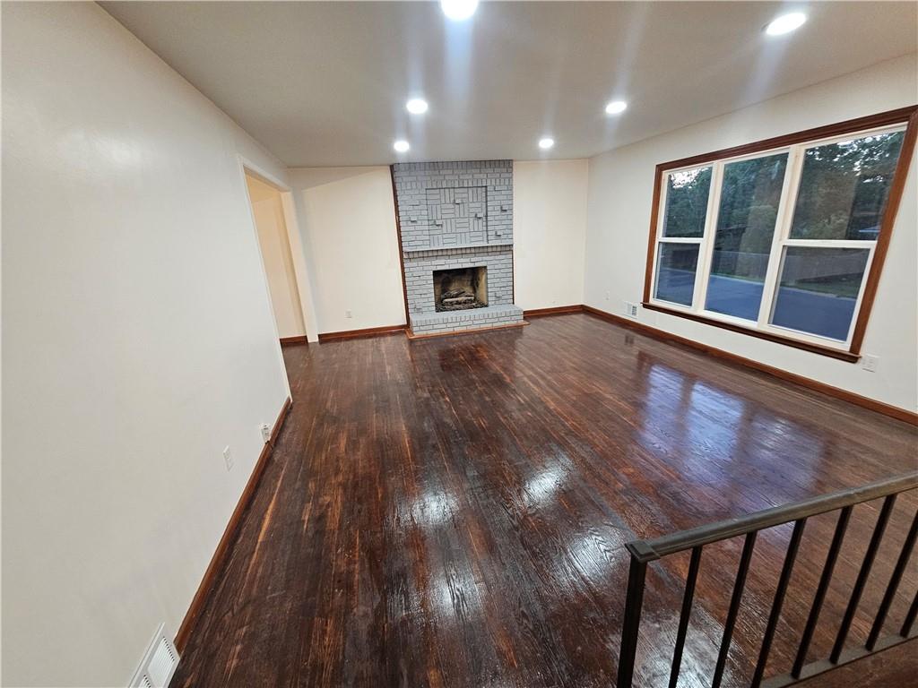 321 E 106th Terrace Property Photo 5
