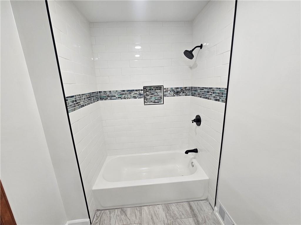 321 E 106th Terrace Property Photo 12