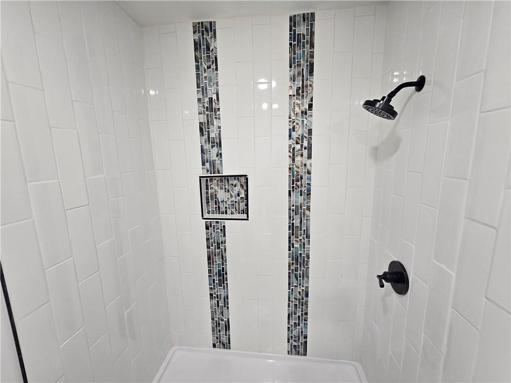 321 E 106th Terrace Property Photo 24