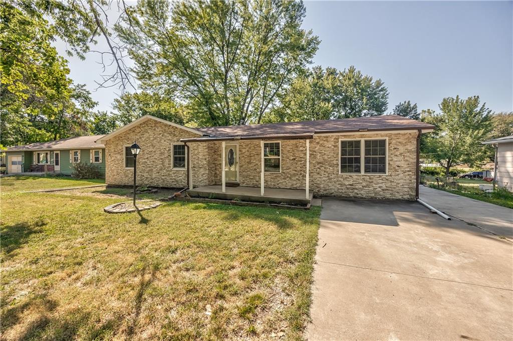 1627 E Glenn Drive Property Photo 2
