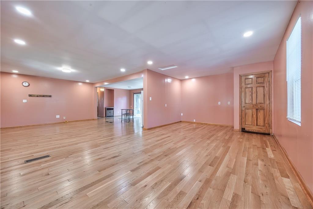 1627 E Glenn Drive Property Photo 10