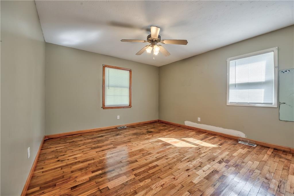 1627 E Glenn Drive Property Photo 12