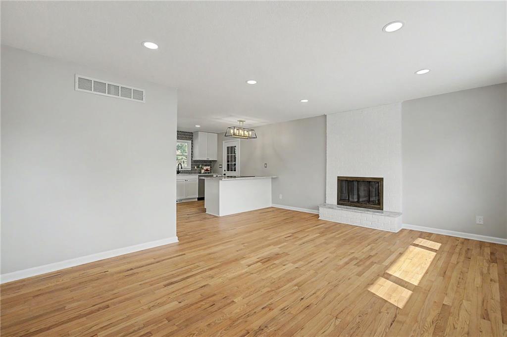 6732 N Madison Avenue Property Photo 2