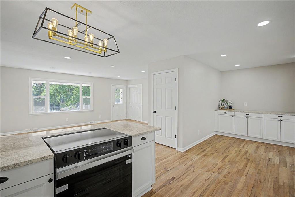 6732 N Madison Avenue Property Photo 10