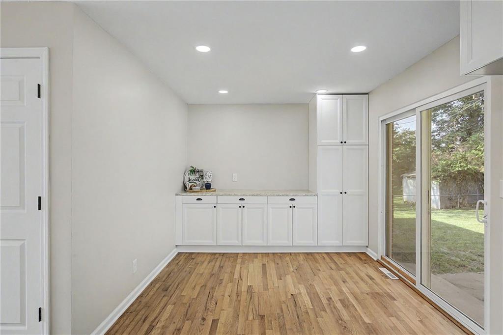 6732 N Madison Avenue Property Photo 11
