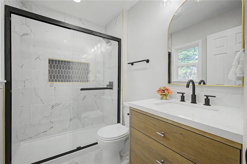 6732 N Madison Avenue Property Photo 16