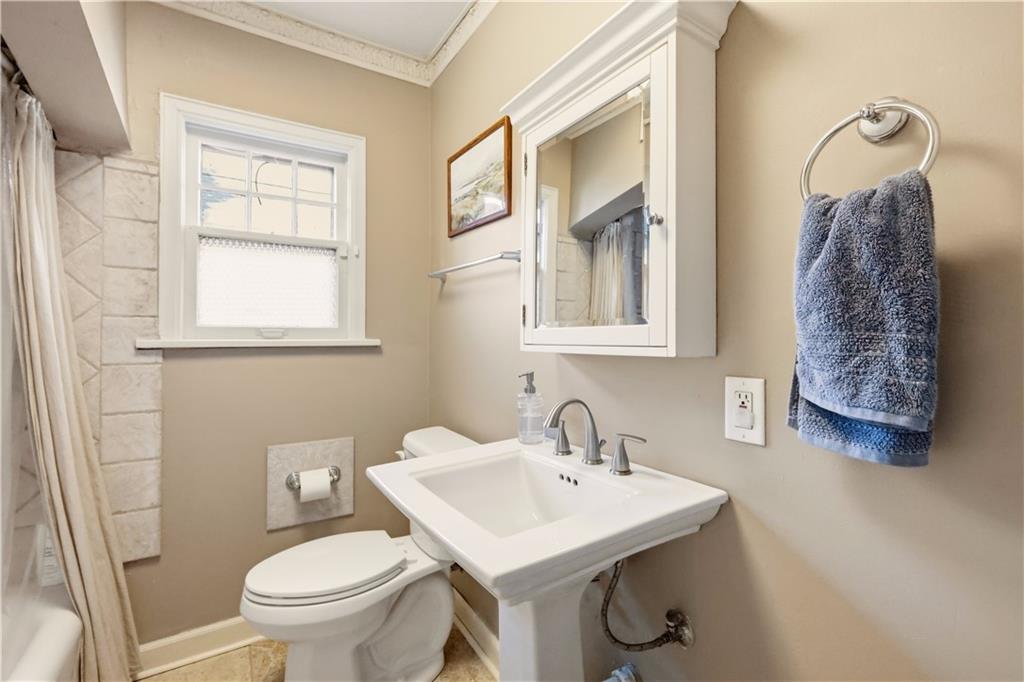 321 E 69th Street Property Photo 33
