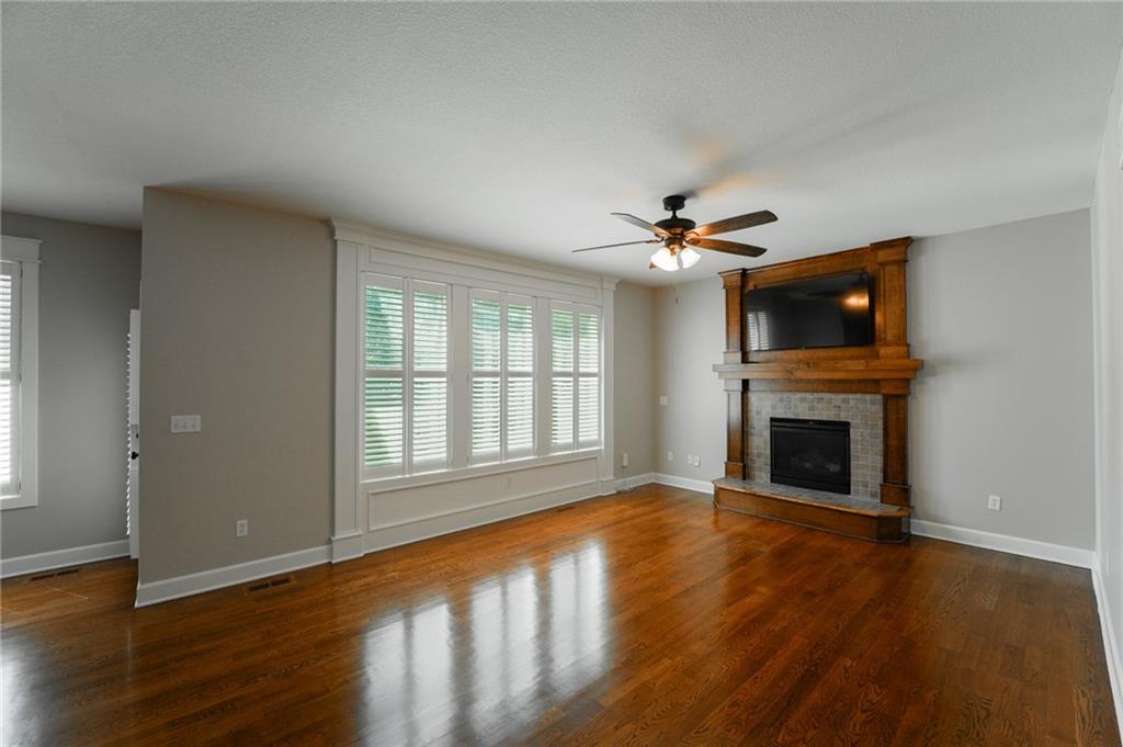 16315 W 171st Street Property Photo 13