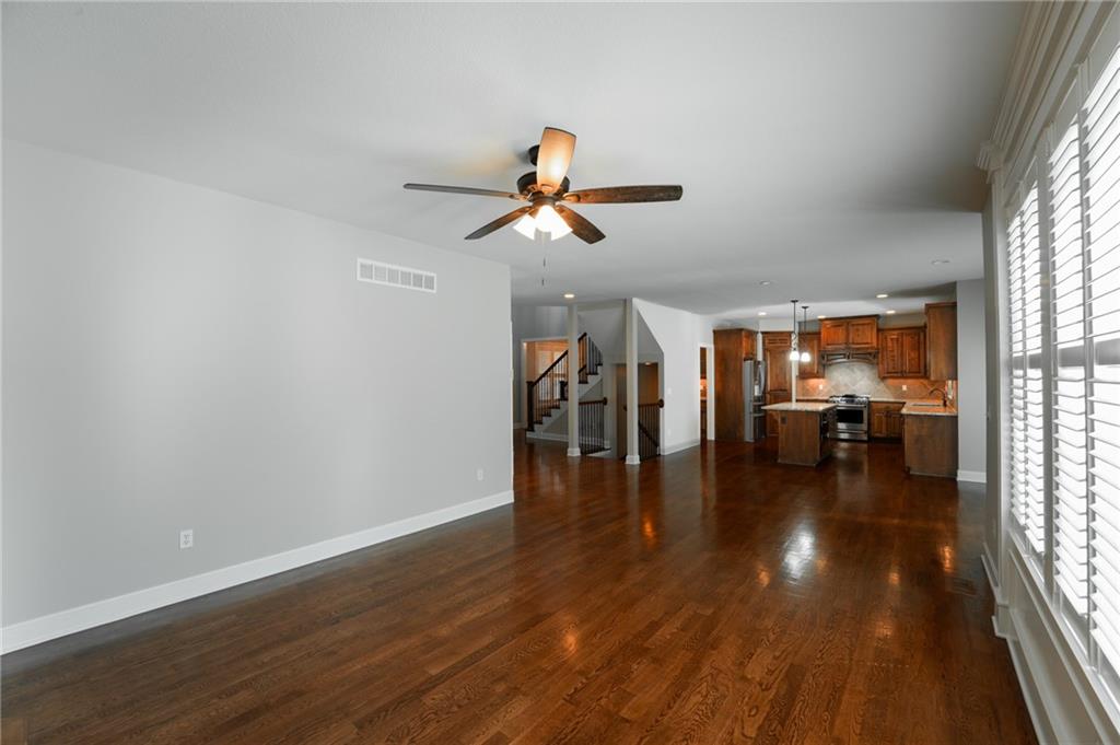 16315 W 171st Street Property Photo 14