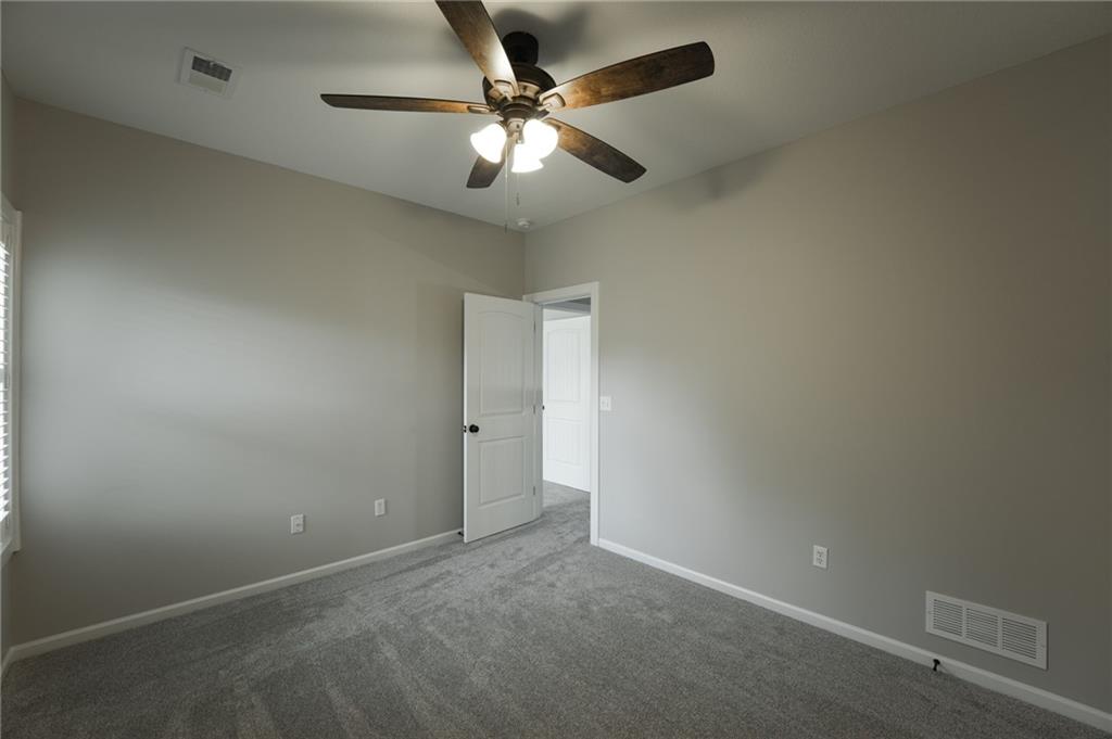 16315 W 171st Street Property Photo 32