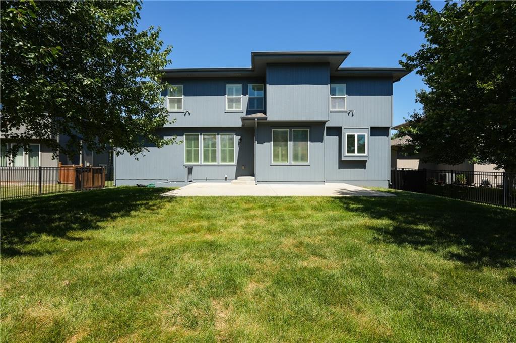 16315 W 171st Street Property Photo 54