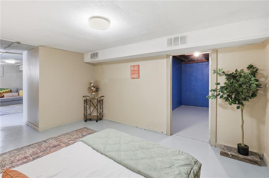 809 N Powahatan Drive Property Photo 27