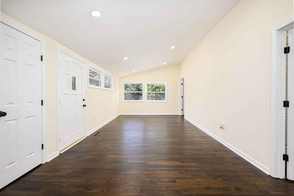 710 S Chestnut Street Property Photo 10