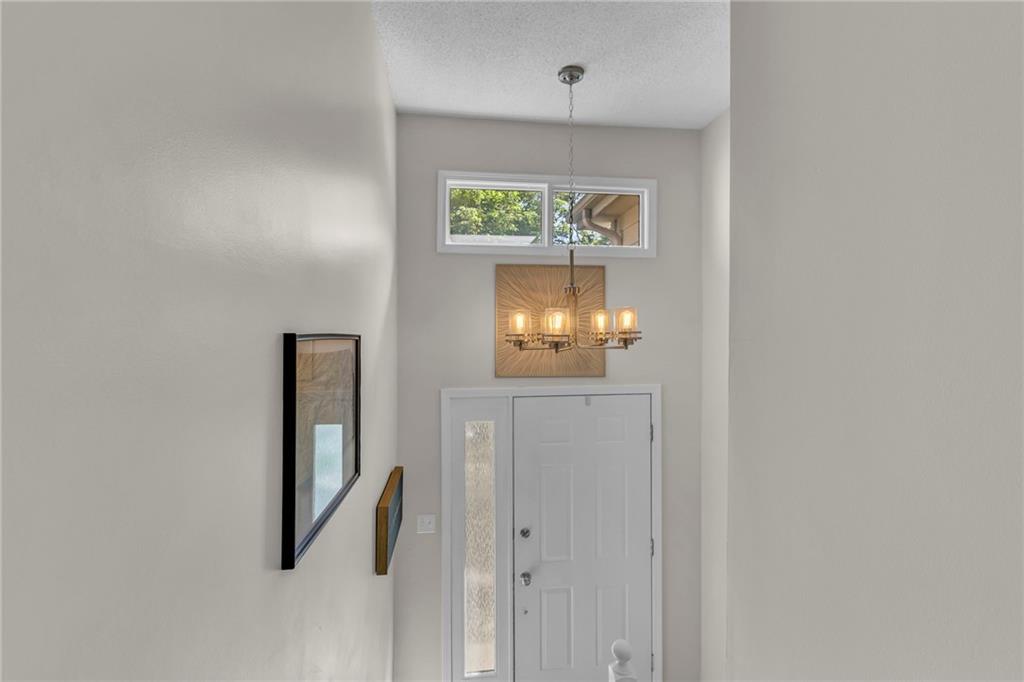 1409 Lawrence Avenue Property Photo 4