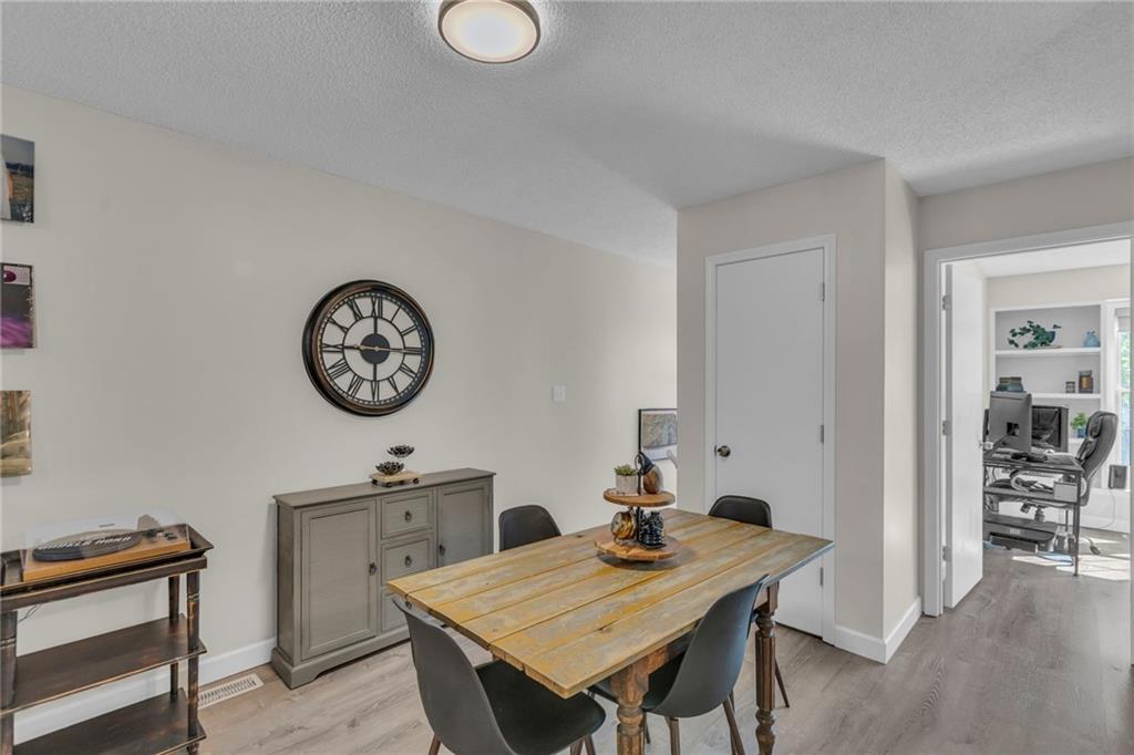 1409 Lawrence Avenue Property Photo 8