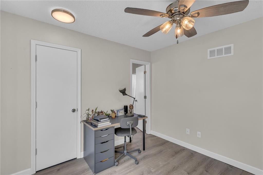 1409 Lawrence Avenue Property Photo 9