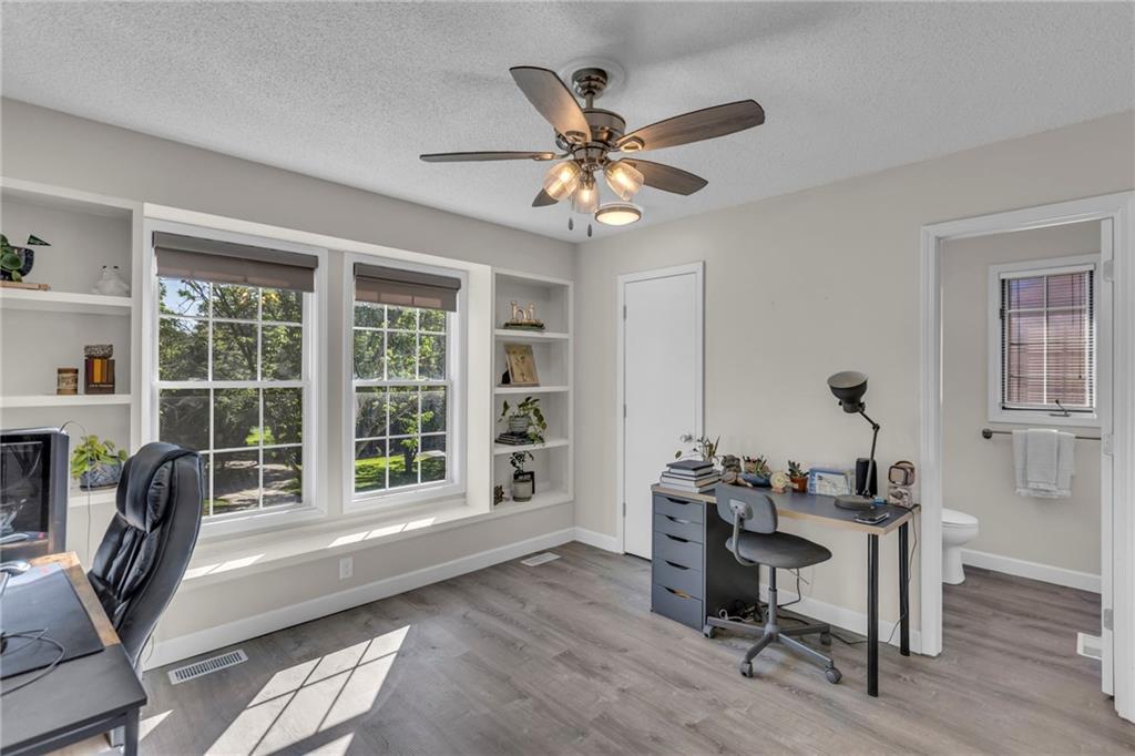 1409 Lawrence Avenue Property Photo 10
