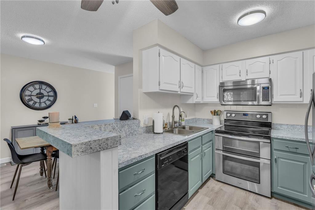 1409 Lawrence Avenue Property Photo 14