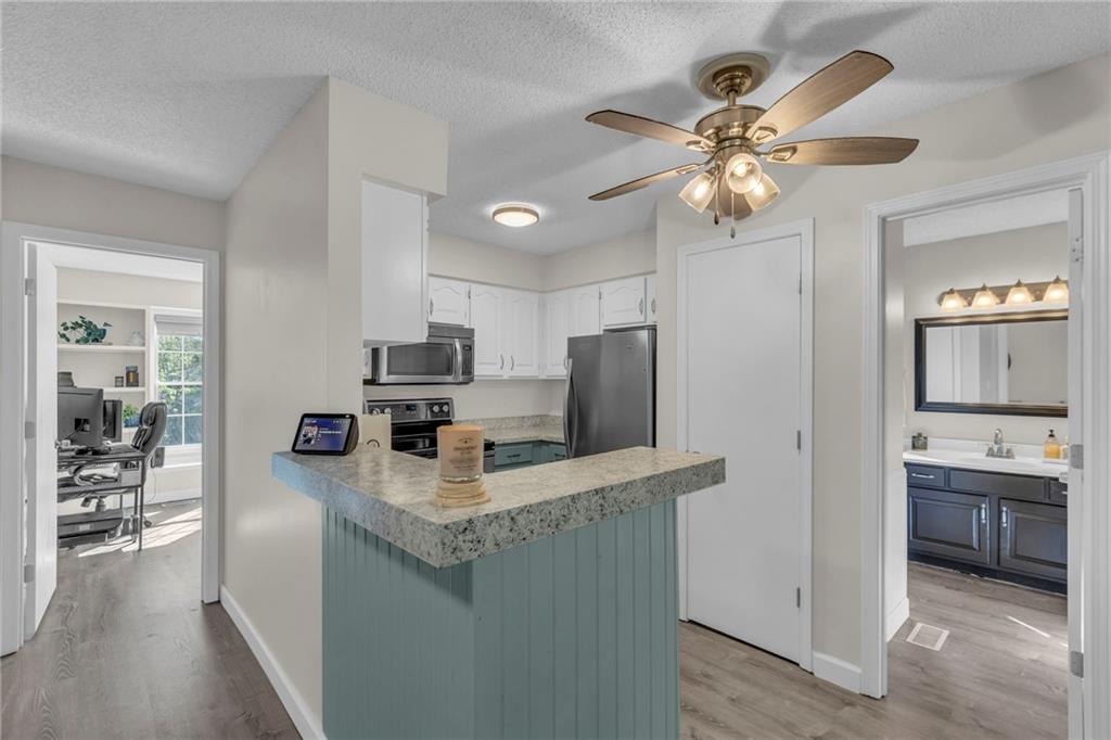 1409 Lawrence Avenue Property Photo 16