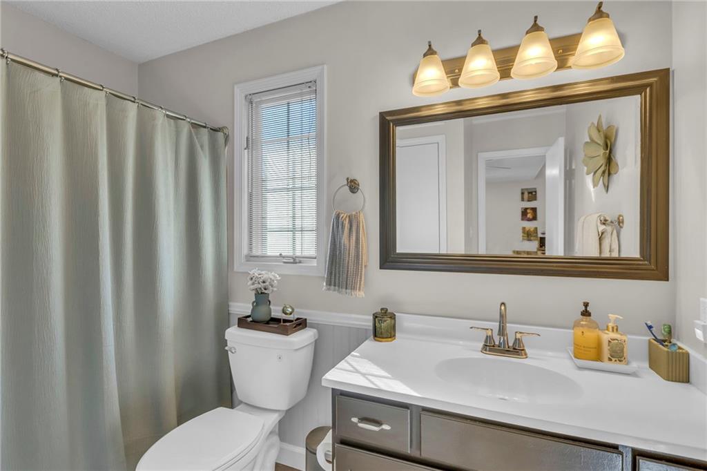 1409 Lawrence Avenue Property Photo 19