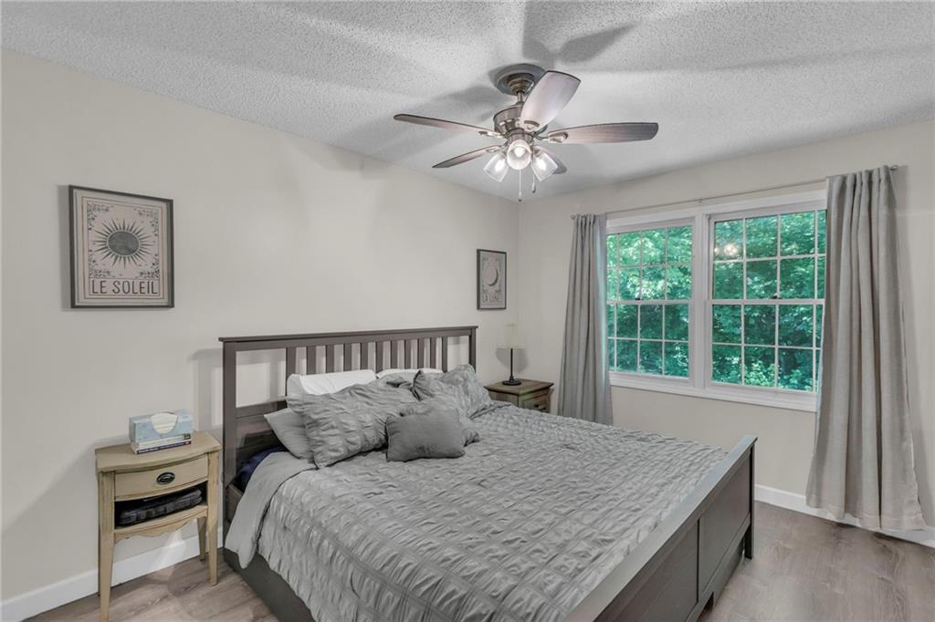 1409 Lawrence Avenue Property Photo 20