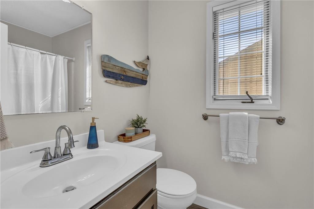 1409 Lawrence Avenue Property Photo 22