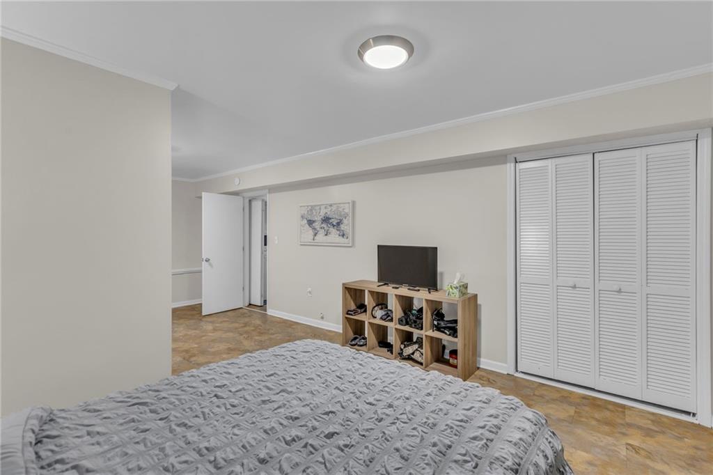 1409 Lawrence Avenue Property Photo 25