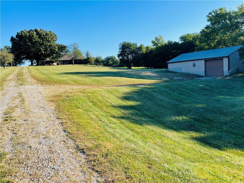 9556 Parallel Parkway Property Photo 2