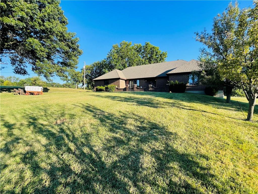 9556 Parallel Parkway Property Photo 3