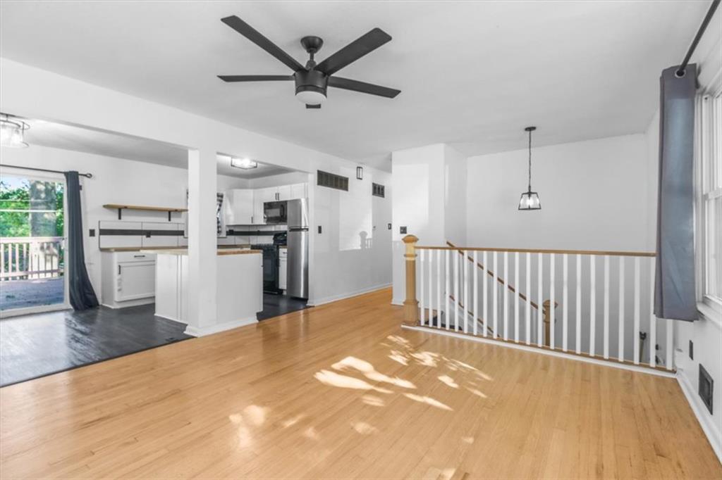 8302 Manning Avenue Property Photo 6