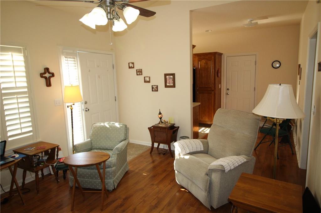 1661 Fall Creek Drive Property Photo 12