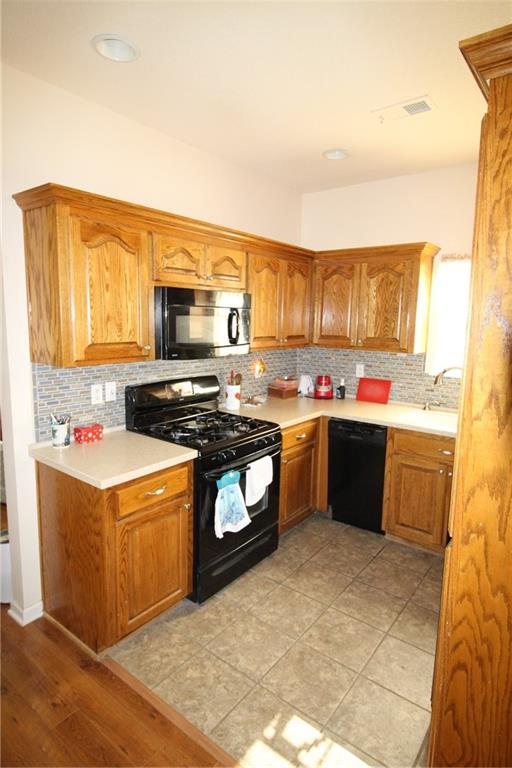 1661 Fall Creek Drive Property Photo 13