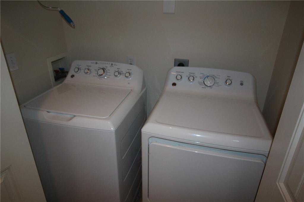 1661 Fall Creek Drive Property Photo 23